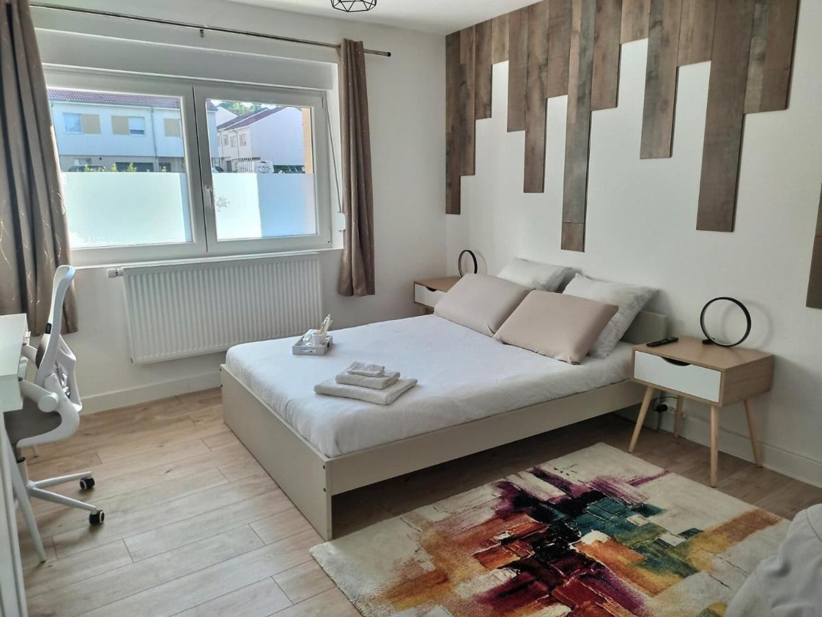 Ch Privee 18M - Canape - Netflix - Appart 120M Woippy Exterior photo